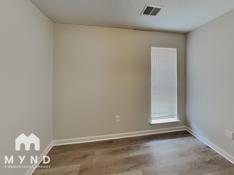 Building Photo - 5480 Kristy Ln