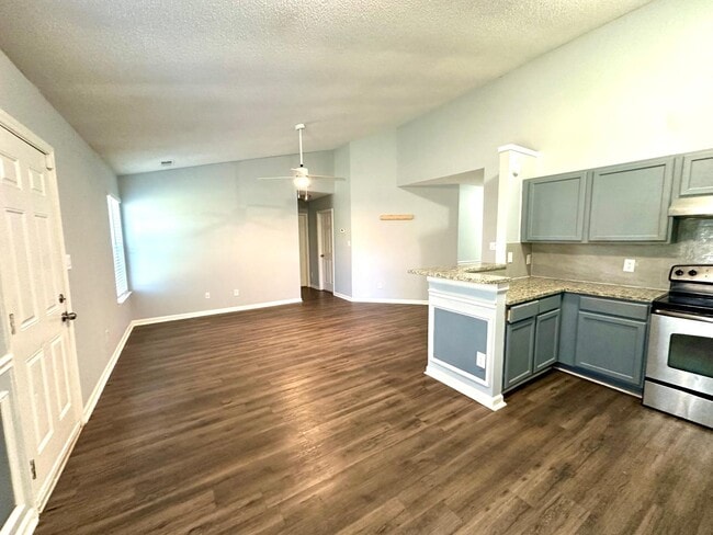 Building Photo - 8200 Reames Rd