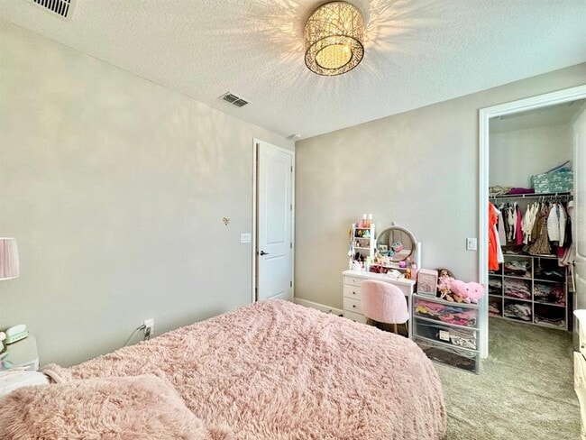 Building Photo - 2854 Hilliard Dr