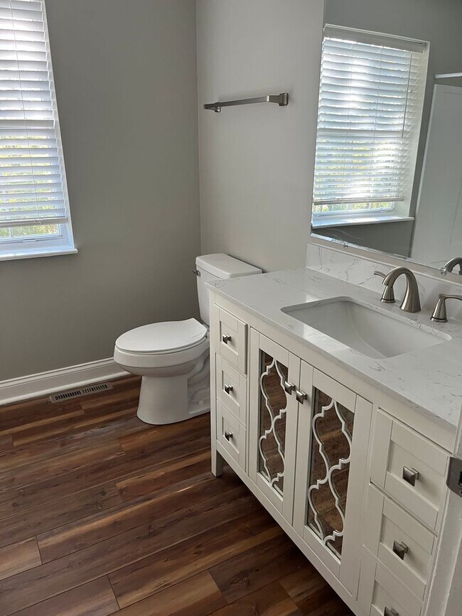 Building Photo - For Rent – Spacious 4-Bedroom Home in Knoxville