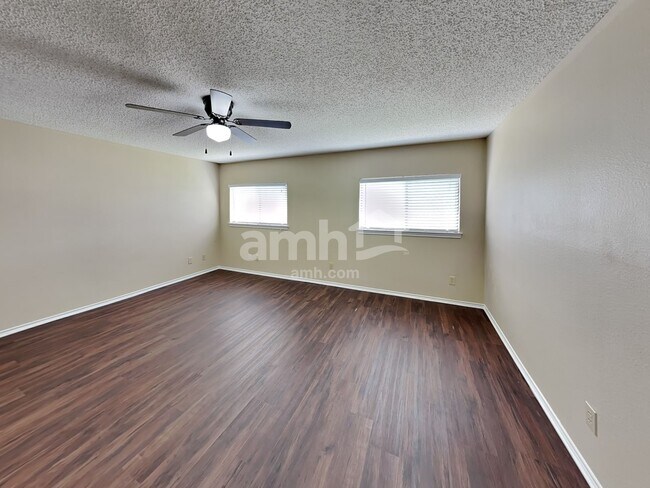 Building Photo - 9815 Criswell Crk