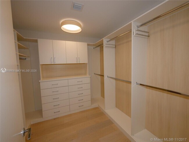 Building Photo - 10201 Collins Ave