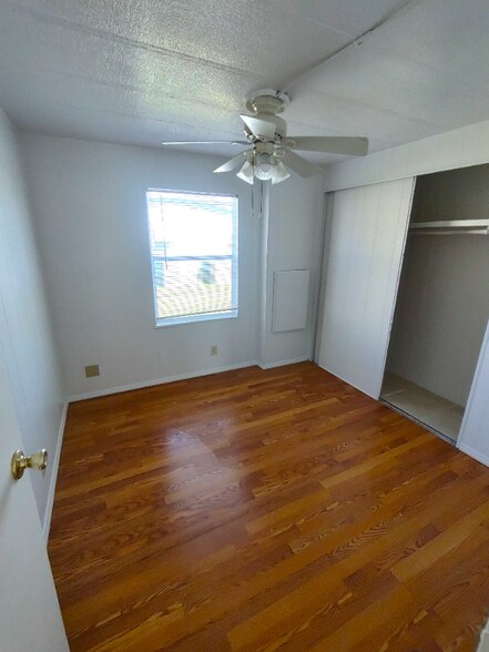 Building Photo - 900 9th Ave E