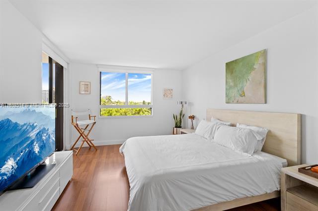 Building Photo - 161 Crandon Blvd