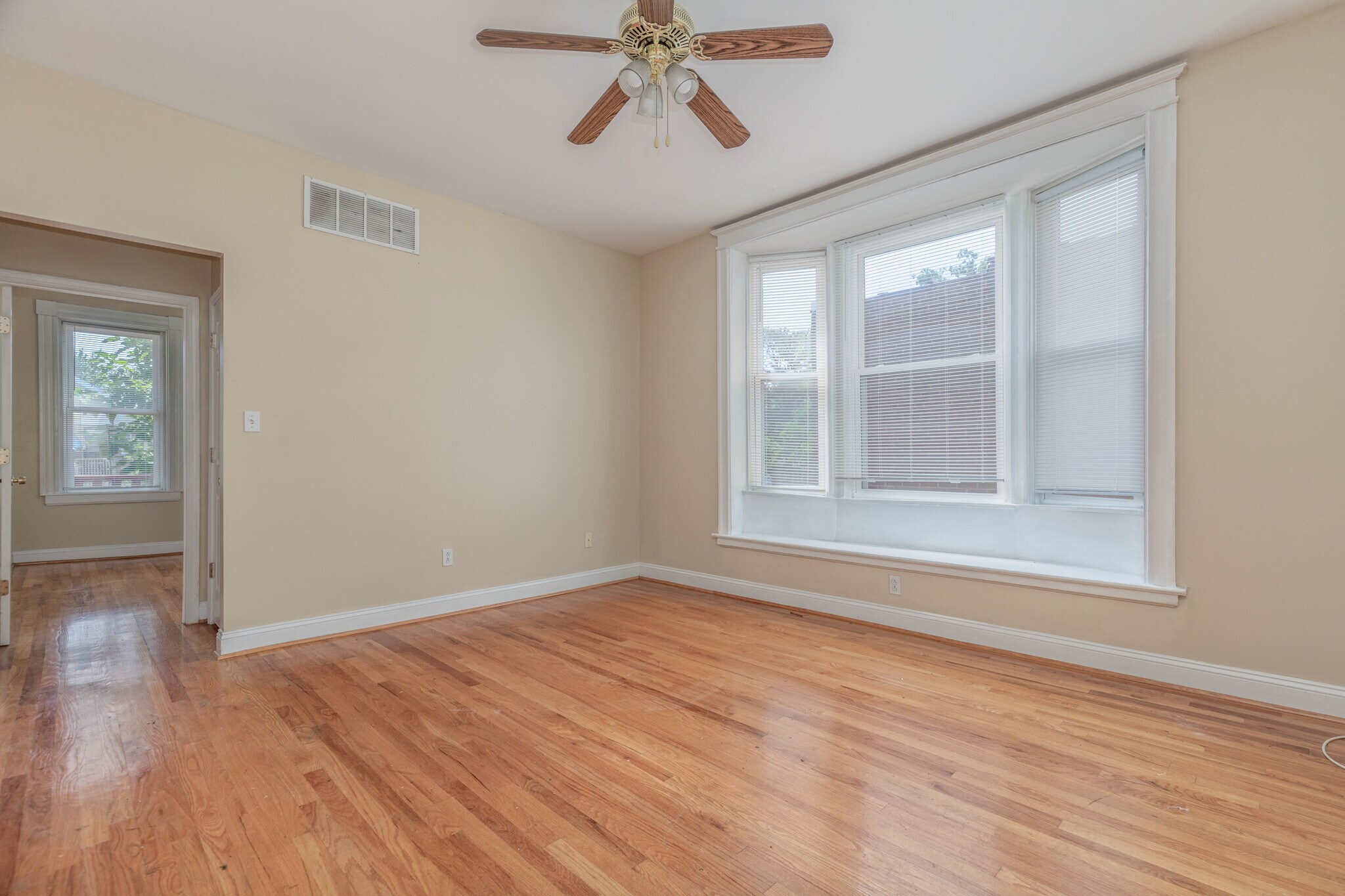 Building Photo - 6008 Washington Blvd