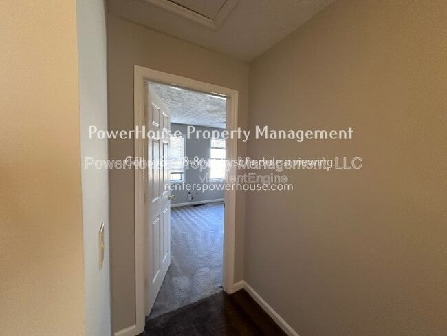 Building Photo - 502 Oakwood Ct