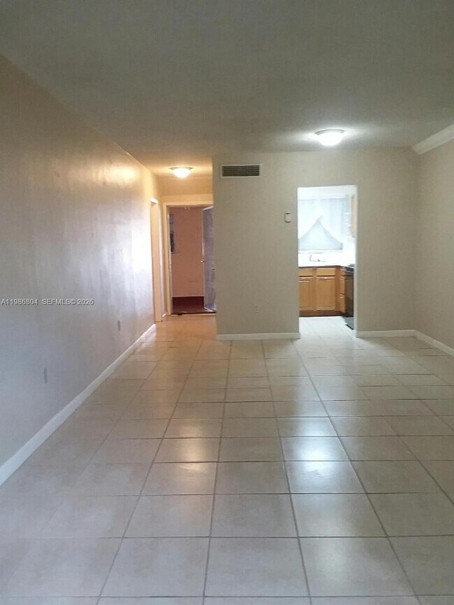 Building Photo - 140 Royal Palm Rd