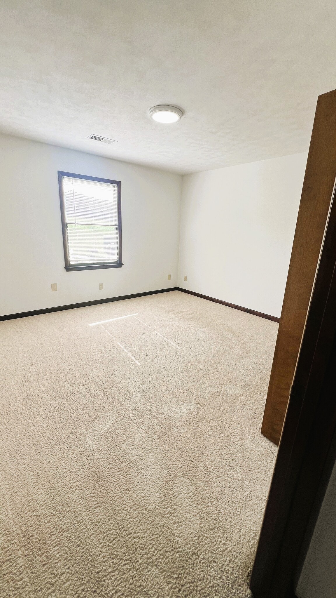 Building Photo - 520 Circle Pine Dr
