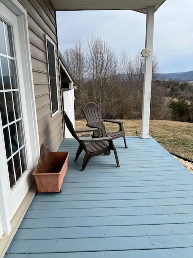 Building Photo - Single Family Home with Breathtaking Views