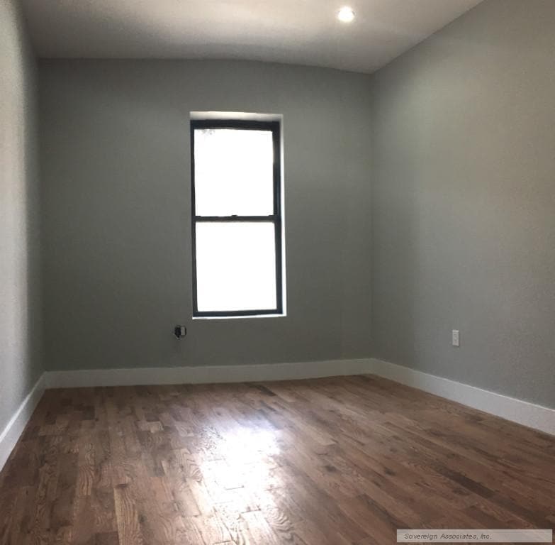 Building Photo - 4230 Broadway