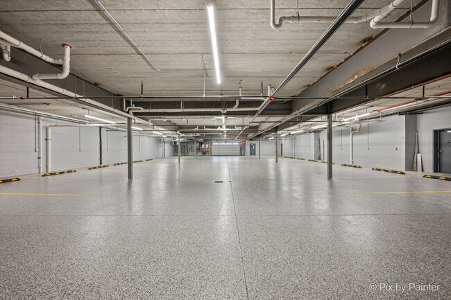 Building Photo - 27 W Park Blvd