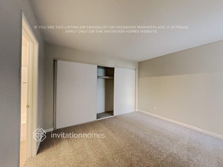 Building Photo - 16377 Lakeshore Dr