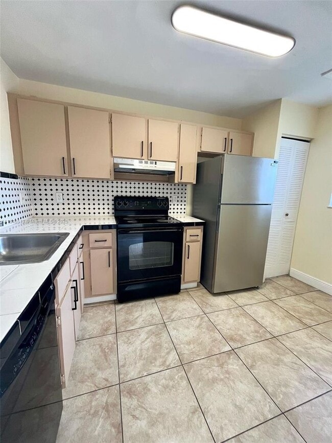 Primary Photo - 20800 NE 8th Ct