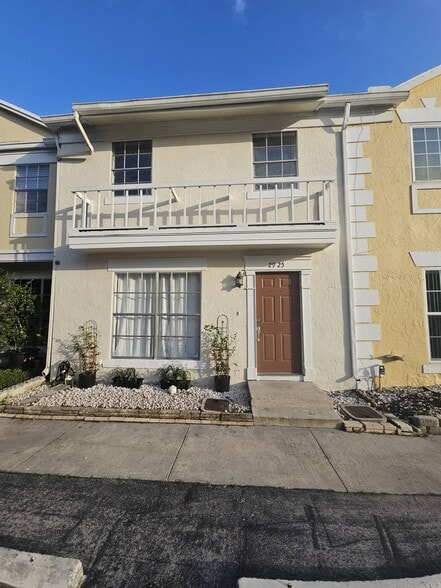 Building Photo - 2925 Belmont Ln