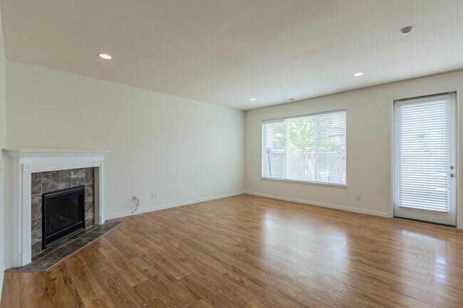 Building Photo - 1124 27th St NW