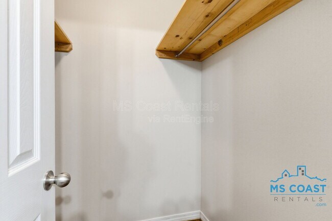 Building Photo - 14971 Camp Ln