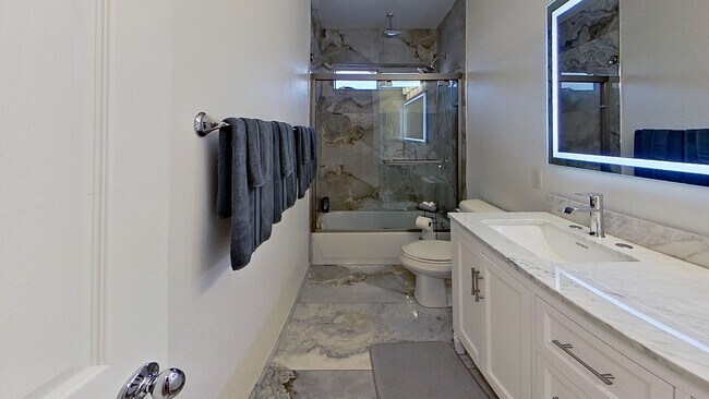 Building Photo - 1007 Brown Dr