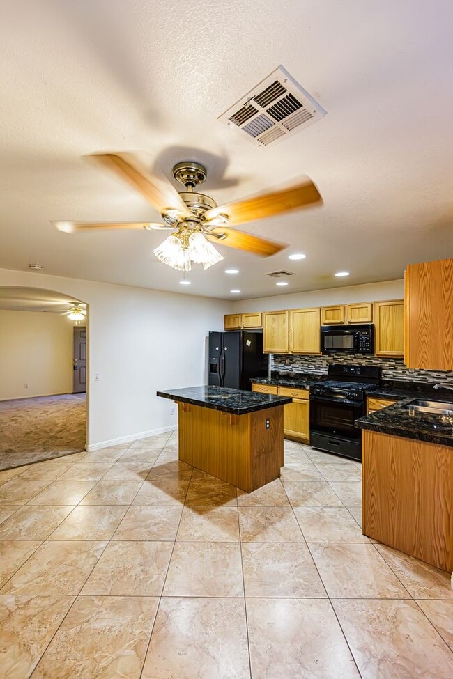 Building Photo - 1 Story home located in Southern Highlands.