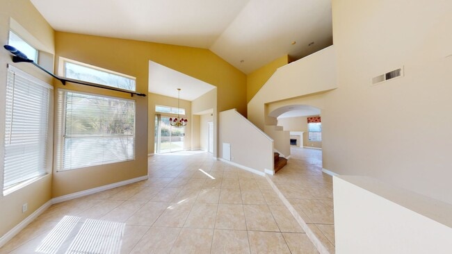 Building Photo - Welcome to Picasso Dr!