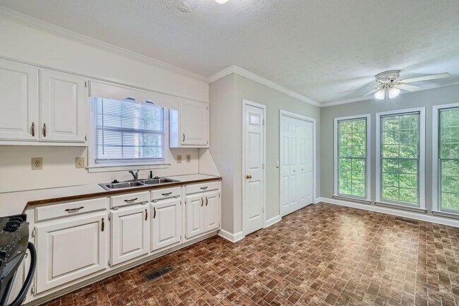 Building Photo - 2459 Jacks View Ct
