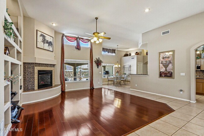 Building Photo - 312 Desert Garden Dr