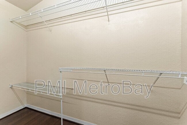Building Photo - 5039 Sunridge Palms Dr
