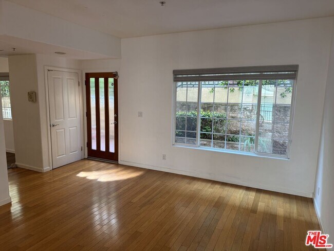 Building Photo - 2315 Mira Vista Ave