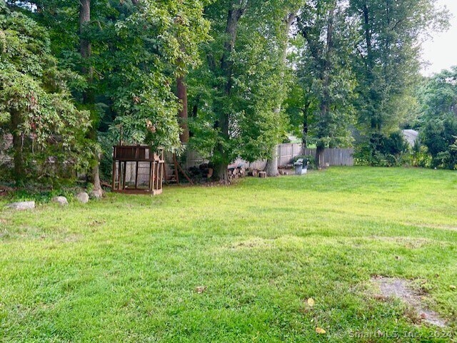 Building Photo - 328 Post Rd W