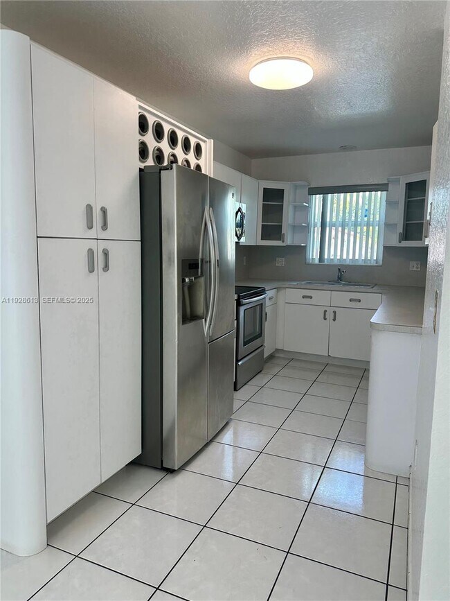 Building Photo - 12500 SW 251st Terrace