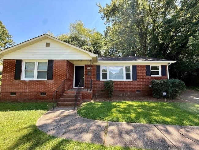 Building Photo - 3715 Fieldcrest Rd