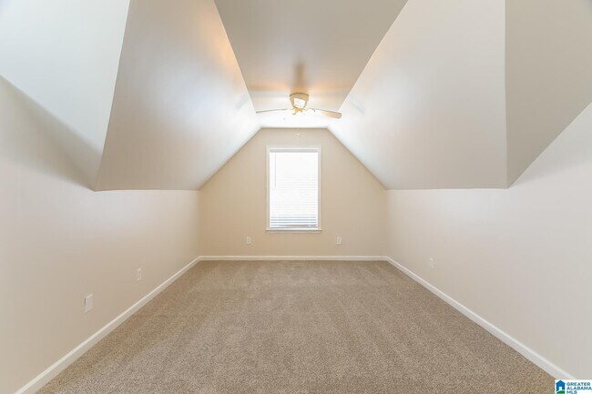 Building Photo - 1043 Kerry Dr