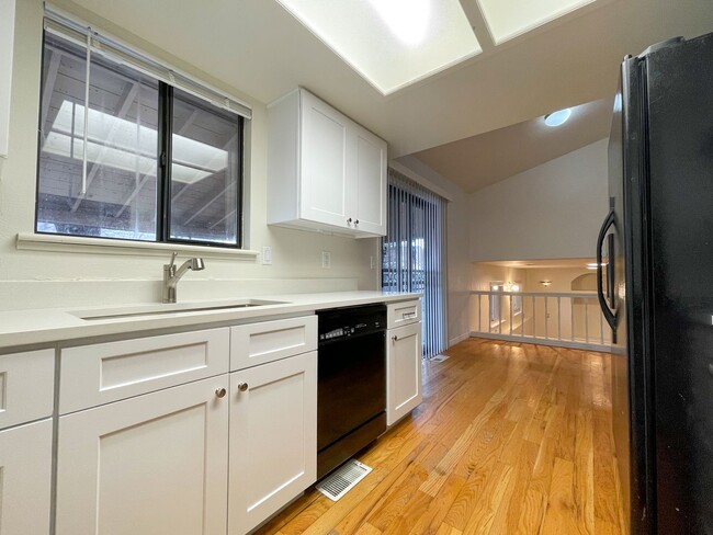 Building Photo - Renovated 3 bedroom 2 bathroom home in quiet Arvada neighborhood!