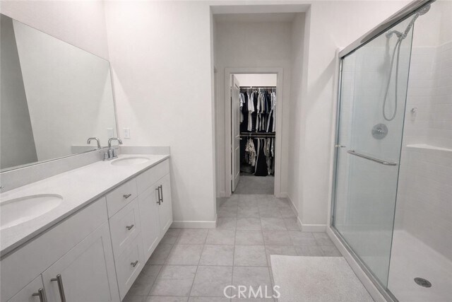 Building Photo - 2957 W Lincoln Ave