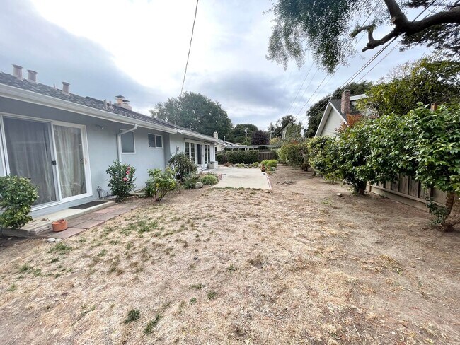 Building Photo - 1534 Marlbarough Ave