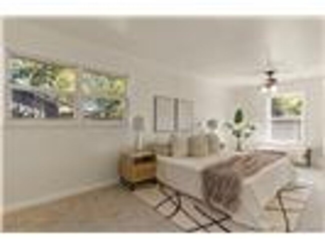 Building Photo - Beautifully Renovated 3-Bed, 2-Bath Home i...