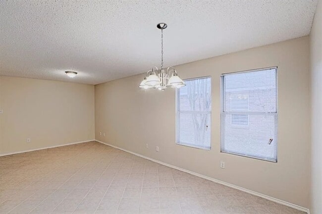 Building Photo - 4604 Bellcrest Dr