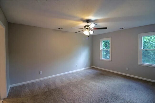 Building Photo - 2329 Milstead Cir NE