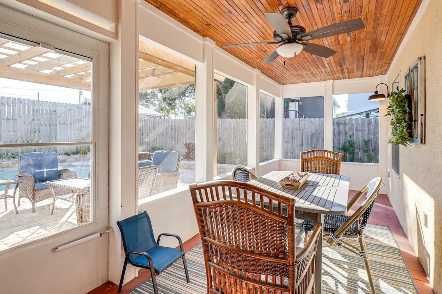 Building Photo - 21405 Palm Ave