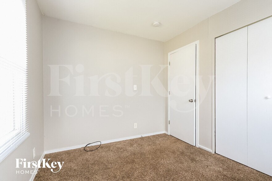 Building Photo - 315 Four Winds Way