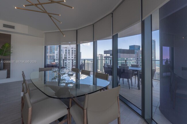 Building Photo - 1000 Brickell Plaza
