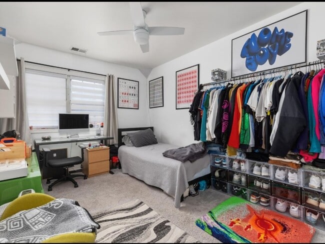 Building Photo - 8446 Willow Glen Ct