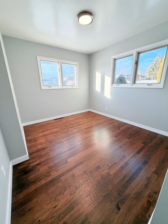 Building Photo - Beautiful Home 3 bed 2.0 baths