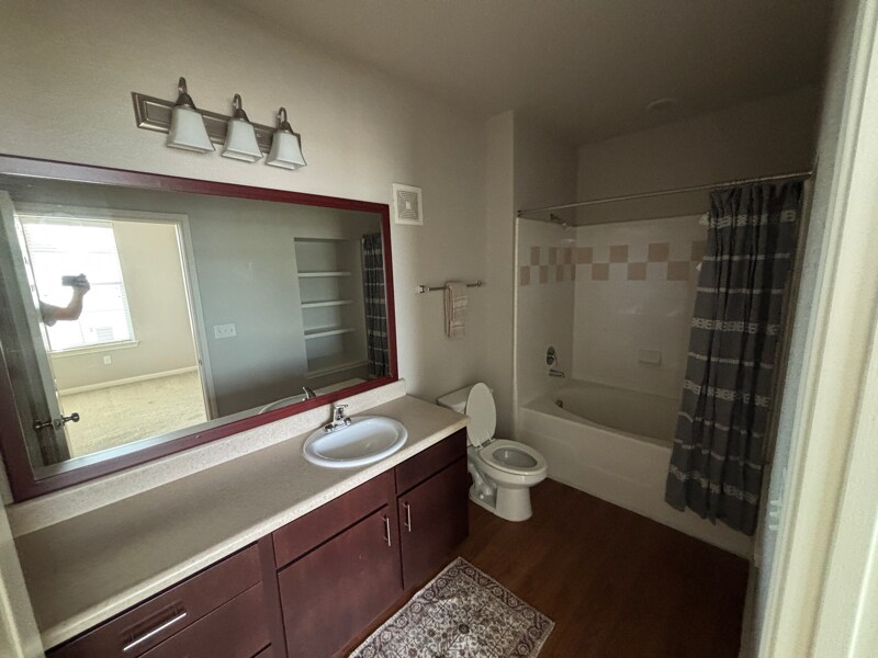 Building Photo - 1811 Medical Pkwy