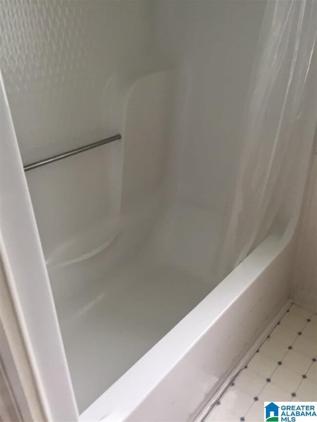 Building Photo - 2710 12th Ave E