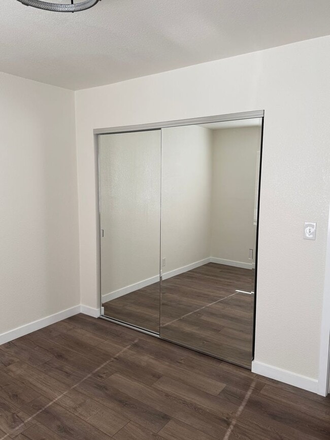 Building Photo - Fullerton Single Story Beauty