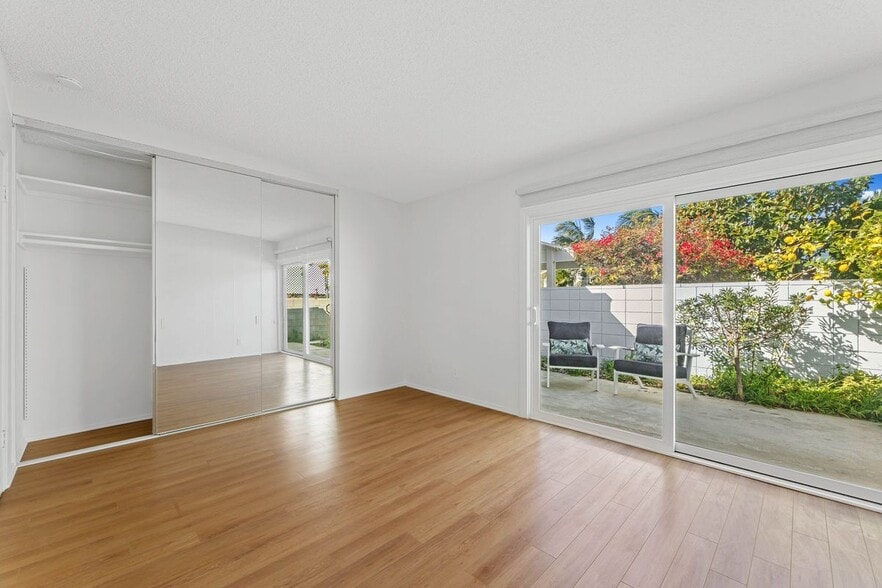 Building Photo - 3636 Oceanhill Way