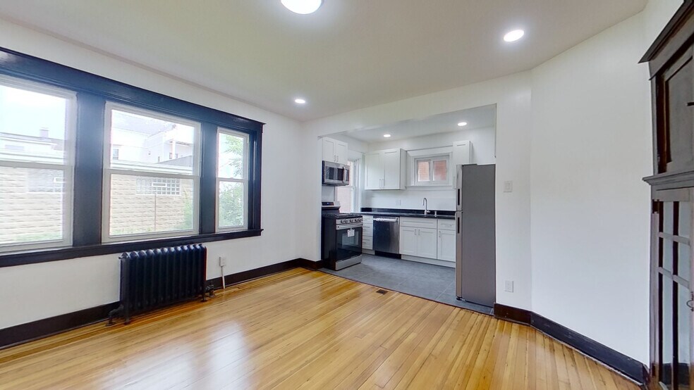 Dining Room/Kitchen - 261 1/2 Gross St
