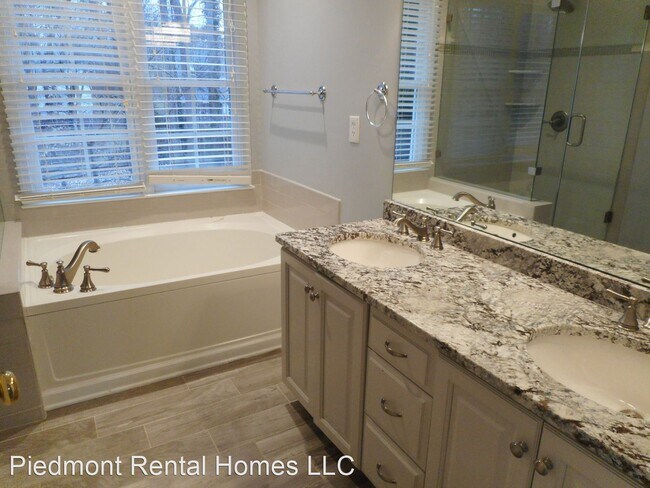 Building Photo - 3 br, 2.5 bath House - 5 Mainsail Ct.
