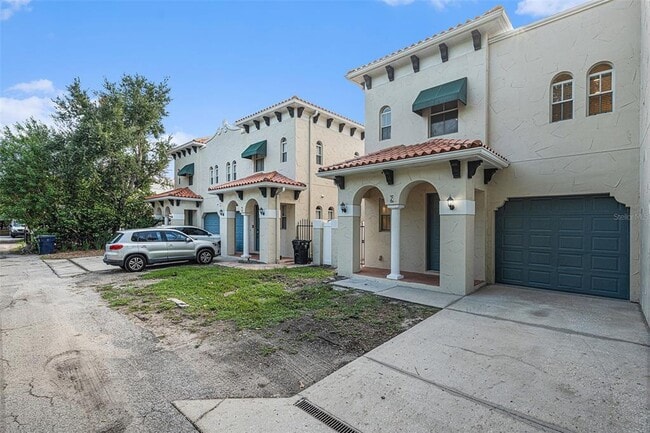 Building Photo - 111 S Melville Ave