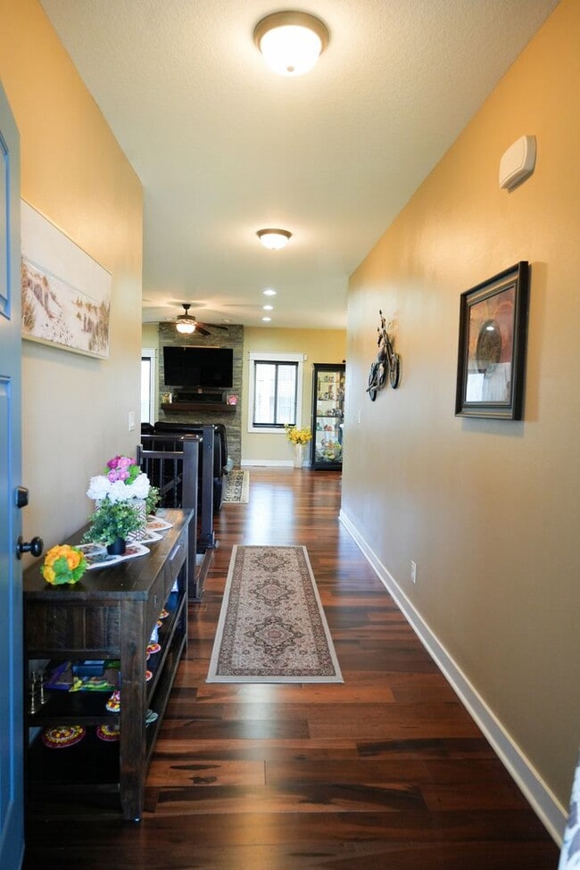 Building Photo - "Luxury Ranch Living: Your Dream Home with Furnished Basement in Urbandale"